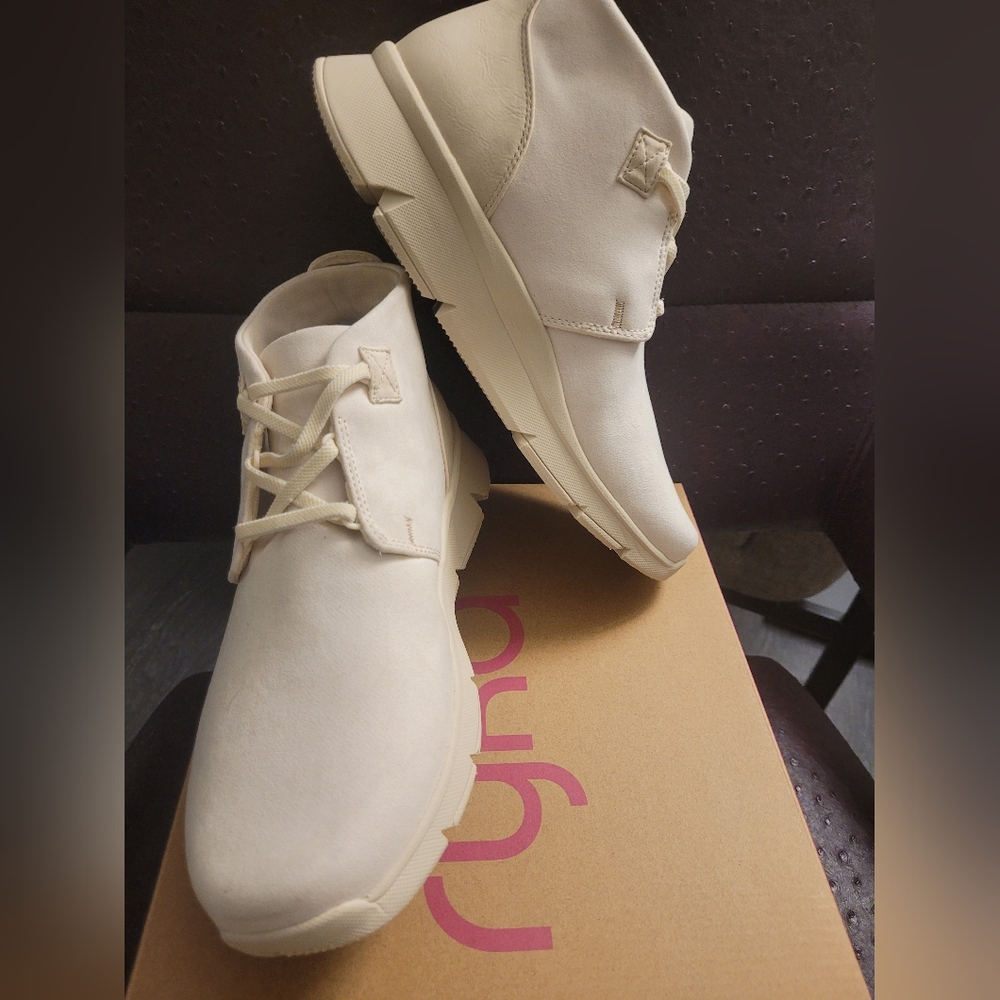ryka Candid slipon leather bootie women size 9.5W